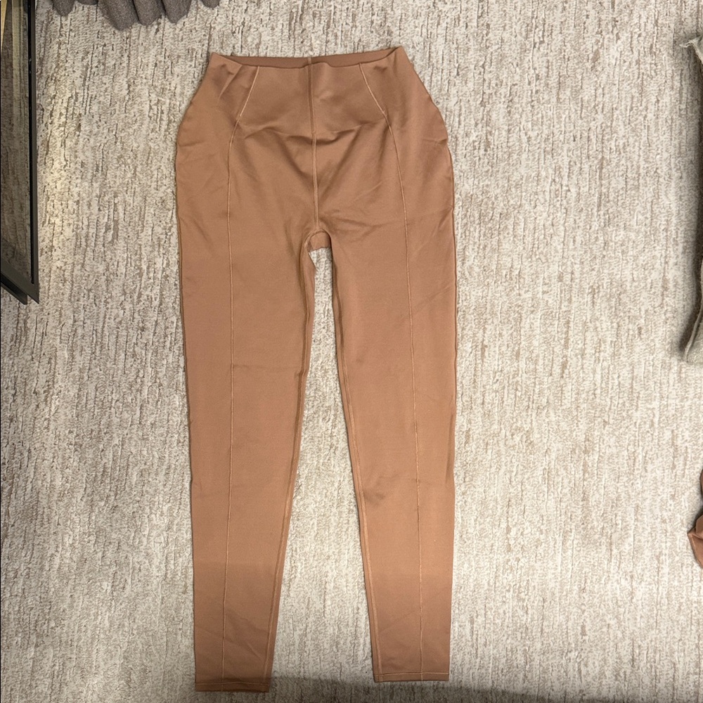 SKIMS Women's Camel Skinny Pants